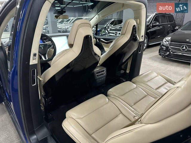 Синий Тесла Модель Х, объемом двигателя 0 л и пробегом 152 тыс. км за 28500 $, фото 24 на Automoto.ua