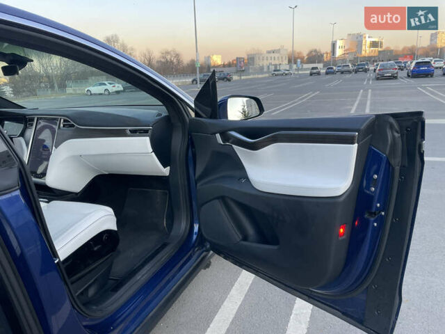Синий Тесла Модель Х, объемом двигателя 0 л и пробегом 145 тыс. км за 21799 $, фото 4 на Automoto.ua