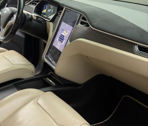 Синий Тесла Модель Х, объемом двигателя 0 л и пробегом 120 тыс. км за 18000 $, фото 5 на Automoto.ua