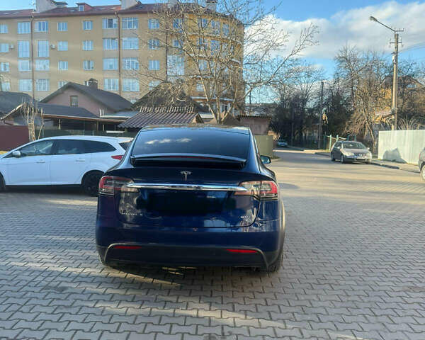 Синий Тесла Модель Х, объемом двигателя 0 л и пробегом 130 тыс. км за 27998 $, фото 4 на Automoto.ua