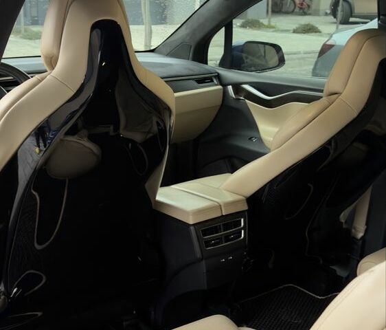 Синий Тесла Модель Х, объемом двигателя 0 л и пробегом 120 тыс. км за 18000 $, фото 6 на Automoto.ua