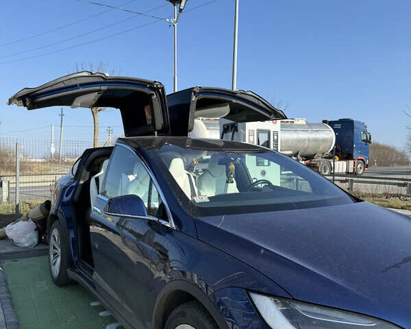 Синий Тесла Модель Х, объемом двигателя 0 л и пробегом 130 тыс. км за 27998 $, фото 11 на Automoto.ua