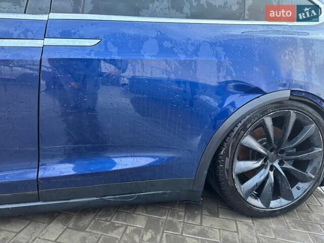 Синий Тесла Модель Х, объемом двигателя 0 л и пробегом 172 тыс. км за 9200 $, фото 9 на Automoto.ua