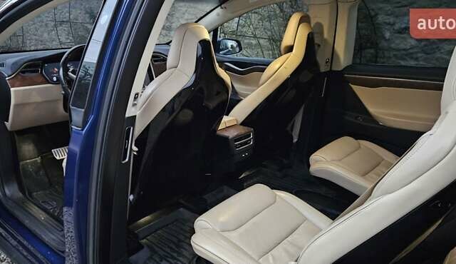 Синий Тесла Модель Х, объемом двигателя 0 л и пробегом 99 тыс. км за 27500 $, фото 11 на Automoto.ua