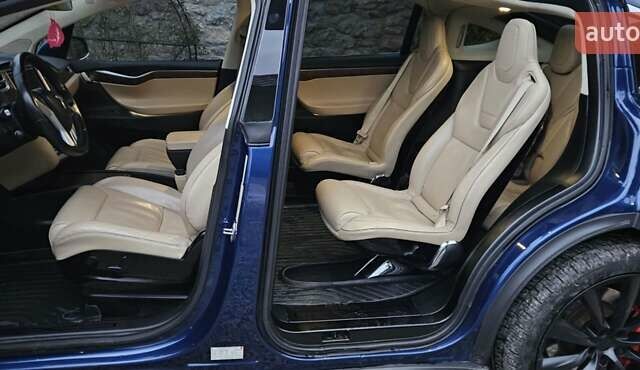 Синий Тесла Модель Х, объемом двигателя 0 л и пробегом 99 тыс. км за 27500 $, фото 9 на Automoto.ua