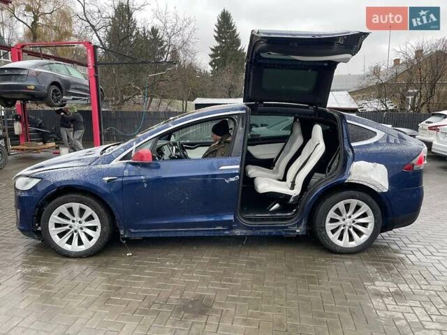 Синий Тесла Модель Х, объемом двигателя 0 л и пробегом 201 тыс. км за 16800 $, фото 5 на Automoto.ua