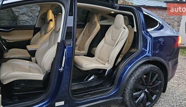Синий Тесла Модель Х, объемом двигателя 0 л и пробегом 99 тыс. км за 27500 $, фото 10 на Automoto.ua