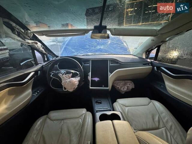 Синий Тесла Модель Х, объемом двигателя 0 л и пробегом 172 тыс. км за 9200 $, фото 23 на Automoto.ua