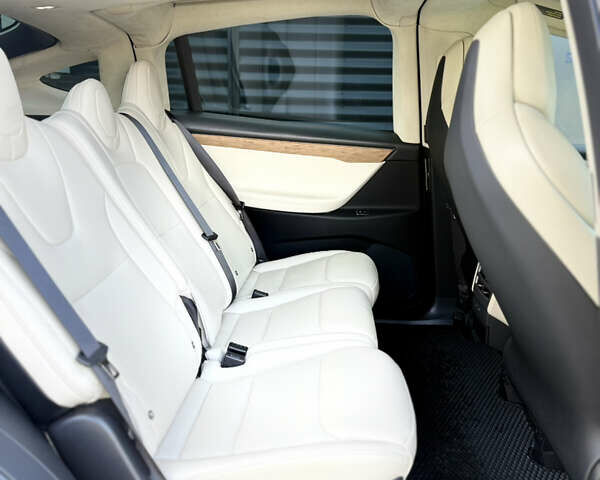 Синий Тесла Модель Х, объемом двигателя 0 л и пробегом 62 тыс. км за 25500 $, фото 7 на Automoto.ua
