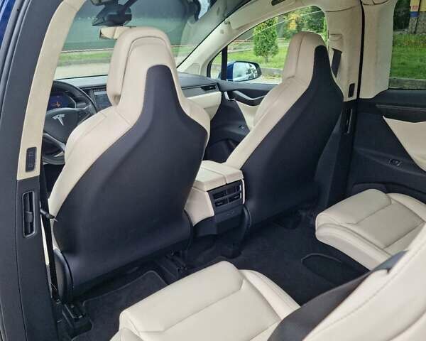 Синий Тесла Модель Х, объемом двигателя 0 л и пробегом 126 тыс. км за 27800 $, фото 12 на Automoto.ua
