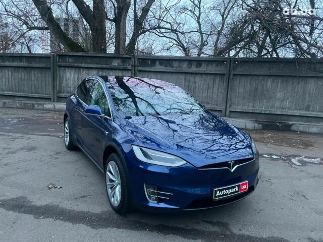 Синий Тесла Модель Х, объемом двигателя 0 л и пробегом 105 тыс. км за 34190 $, фото 3 на Automoto.ua