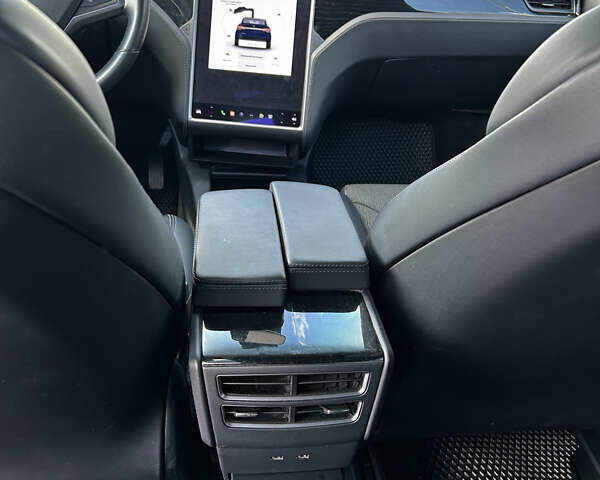 Синий Тесла Модель Х, объемом двигателя 0 л и пробегом 103 тыс. км за 32500 $, фото 11 на Automoto.ua