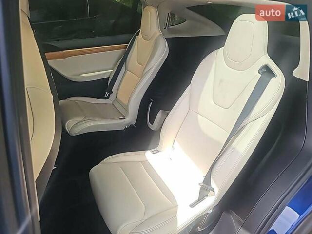 Тесла Модель Х 2018 у Києві на Automoto.ua Синій Тесла Модель Х, об'ємом двигуна 0 л та пробігом 156 тис. км за 28000 $, фото 4 на Automoto.ua
