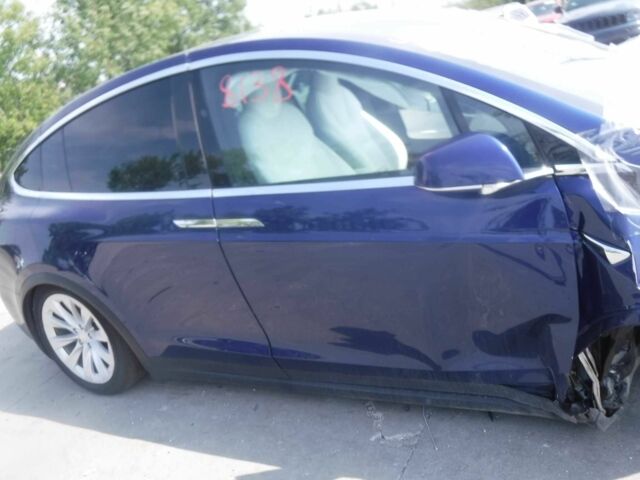 Синій Тесла Модель Х, об'ємом двигуна 0 л та пробігом 107 тис. км за 17900 $, фото 15 на Automoto.ua