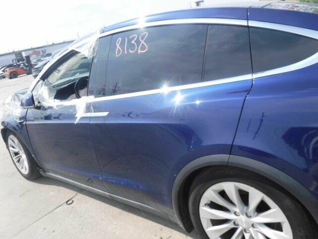 Синій Тесла Модель Х, об'ємом двигуна 0 л та пробігом 107 тис. км за 17900 $, фото 21 на Automoto.ua