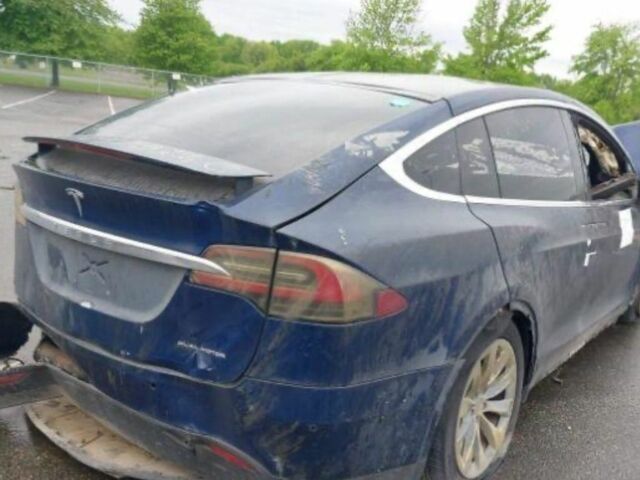 Синий Тесла Модель Х, объемом двигателя 0 л и пробегом 30 тыс. км за 10000 $, фото 4 на Automoto.ua