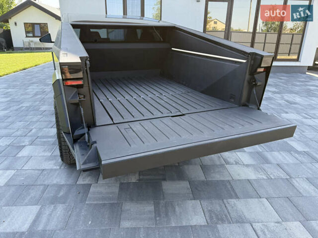 Черный Тесла Cybertruck, объемом двигателя 0 л и пробегом 1 тыс. км за 89900 $, фото 8 на Automoto.ua