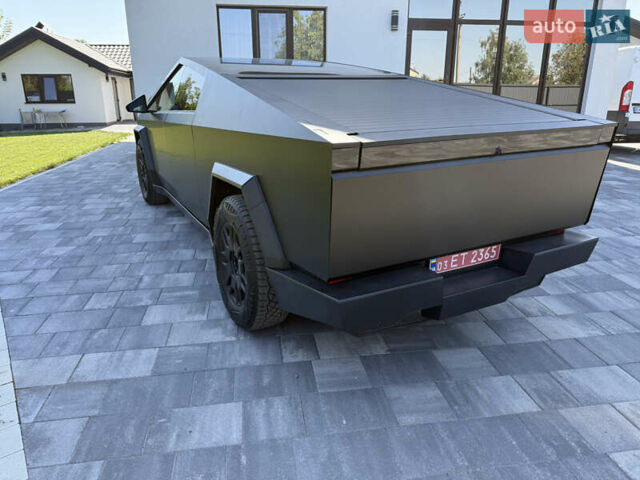 Черный Тесла Cybertruck, объемом двигателя 0 л и пробегом 1 тыс. км за 89900 $, фото 3 на Automoto.ua