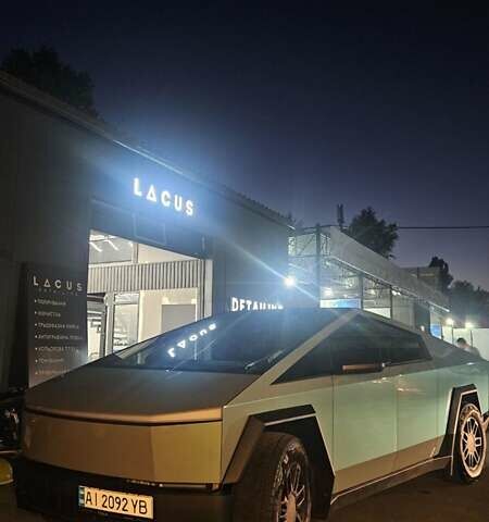 Коричневый Тесла Cybertruck, объемом двигателя 0 л и пробегом 10 тыс. км за 120000 $, фото 8 на Automoto.ua