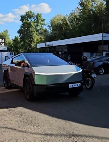 Коричневый Тесла Cybertruck, объемом двигателя 0 л и пробегом 10 тыс. км за 120000 $, фото 4 на Automoto.ua