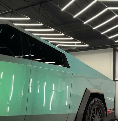 Коричневый Тесла Cybertruck, объемом двигателя 0 л и пробегом 10 тыс. км за 120000 $, фото 7 на Automoto.ua