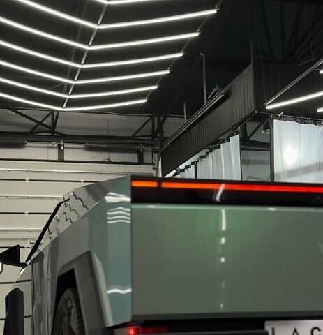 Коричневый Тесла Cybertruck, объемом двигателя 0 л и пробегом 10 тыс. км за 120000 $, фото 1 на Automoto.ua