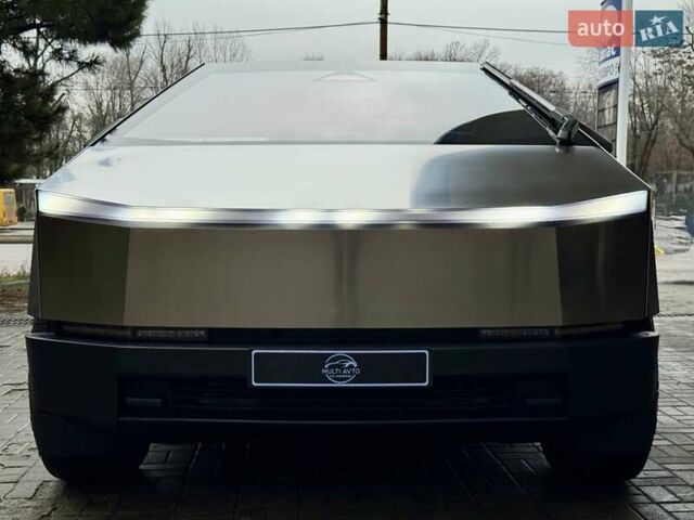 Сірий Тесла Cybertruck, об'ємом двигуна 0 л та пробігом 3 тис. км за 104800 $, фото 8 на Automoto.ua