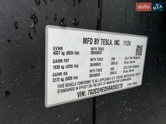 Серый Тесла Cybertruck, объемом двигателя 0 л и пробегом 4 тыс. км за 64000 $, фото 23 на Automoto.ua