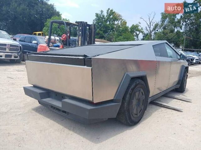 Серый Тесла Cybertruck, объемом двигателя 0 л и пробегом 30 тыс. км за 77777 $, фото 6 на Automoto.ua