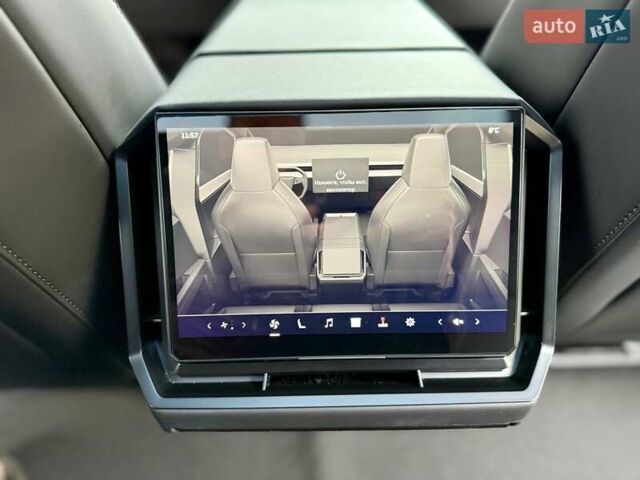 Сірий Тесла Cybertruck, об'ємом двигуна 0 л та пробігом 3 тис. км за 104800 $, фото 26 на Automoto.ua