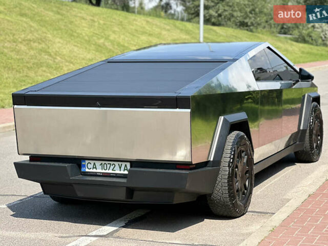 Серый Тесла Cybertruck, объемом двигателя 0 л и пробегом 6 тыс. км за 109900 $, фото 6 на Automoto.ua