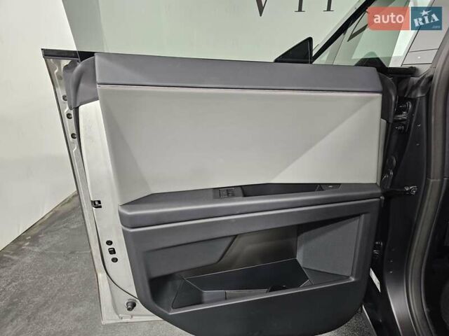 Сірий Тесла Cybertruck, об'ємом двигуна 0 л та пробігом 2 тис. км за 194999 $, фото 16 на Automoto.ua