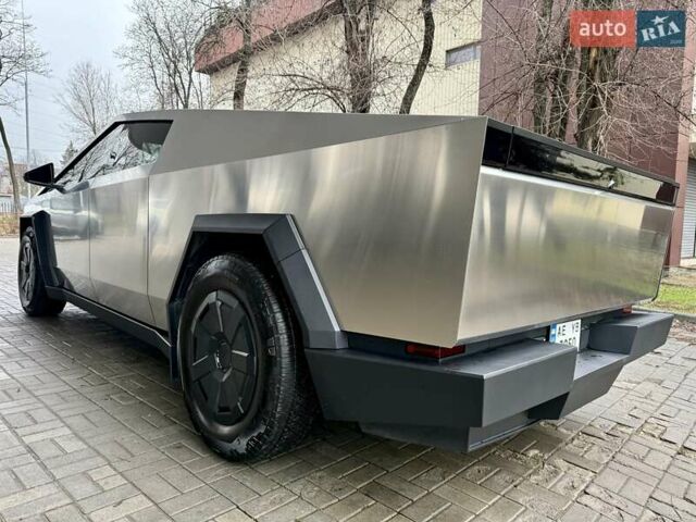 Сірий Тесла Cybertruck, об'ємом двигуна 0 л та пробігом 3 тис. км за 104800 $, фото 16 на Automoto.ua