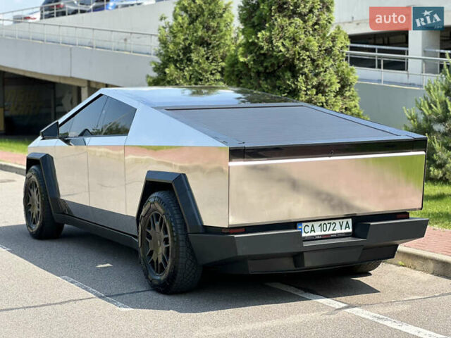 Серый Тесла Cybertruck, объемом двигателя 0 л и пробегом 6 тыс. км за 109900 $, фото 5 на Automoto.ua