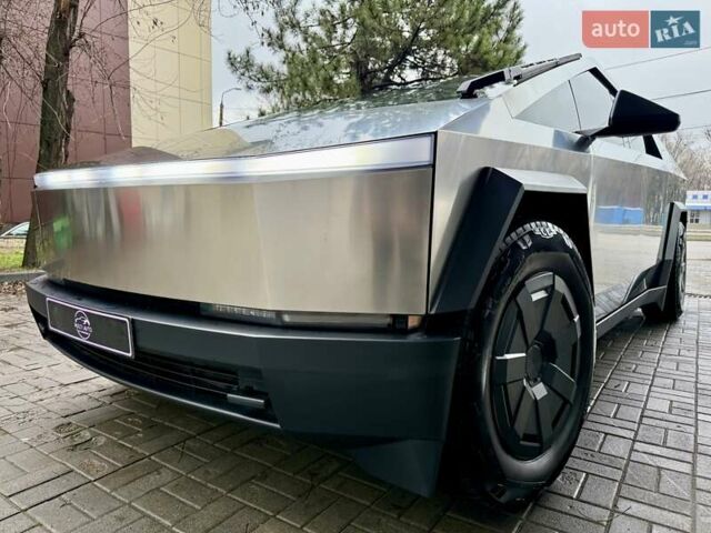 Сірий Тесла Cybertruck, об'ємом двигуна 0 л та пробігом 3 тис. км за 104800 $, фото 5 на Automoto.ua