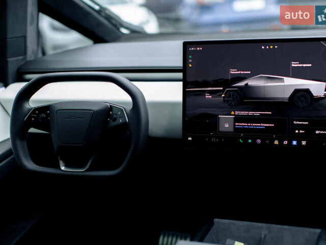 Серый Тесла Cybertruck, объемом двигателя 0 л и пробегом 13 тыс. км за 99000 $, фото 16 на Automoto.ua