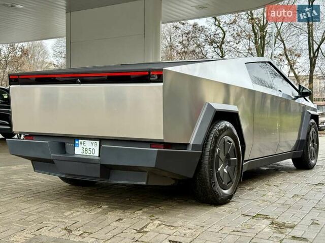 Сірий Тесла Cybertruck, об'ємом двигуна 0 л та пробігом 3 тис. км за 104800 $, фото 12 на Automoto.ua