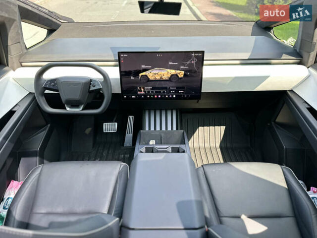 Серый Тесла Cybertruck, объемом двигателя 0 л и пробегом 6 тыс. км за 109900 $, фото 13 на Automoto.ua