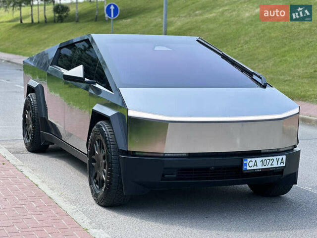 Серый Тесла Cybertruck, объемом двигателя 0 л и пробегом 6 тыс. км за 109900 $, фото 2 на Automoto.ua