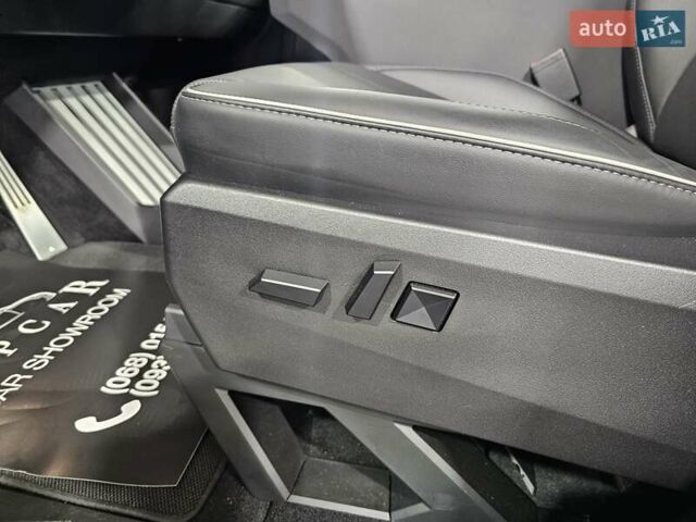 Сірий Тесла Cybertruck, об'ємом двигуна 0 л та пробігом 2 тис. км за 194999 $, фото 34 на Automoto.ua