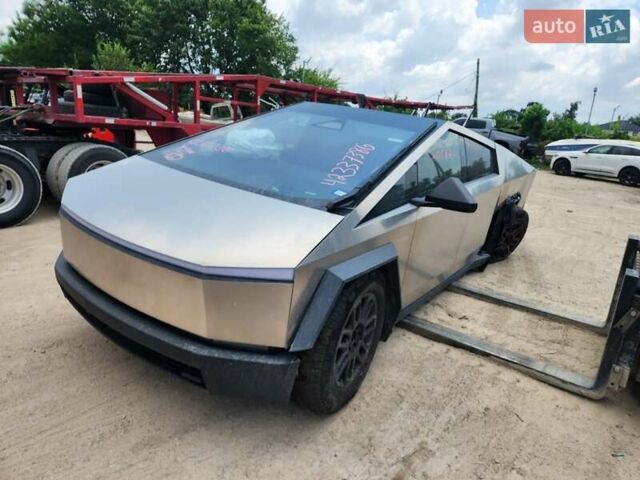 Серый Тесла Cybertruck, объемом двигателя 0 л и пробегом 30 тыс. км за 77777 $, фото 8 на Automoto.ua