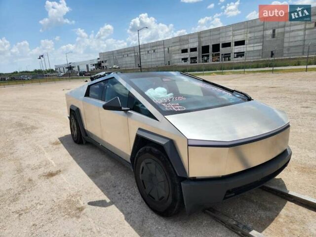 Серый Тесла Cybertruck, объемом двигателя 0 л и пробегом 30 тыс. км за 77777 $, фото 3 на Automoto.ua