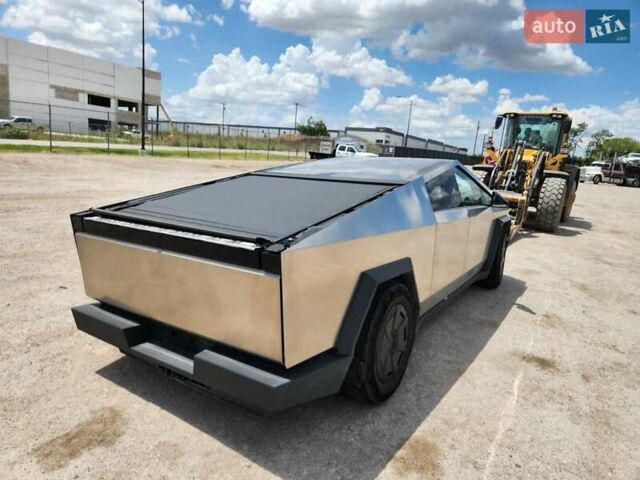 Серый Тесла Cybertruck, объемом двигателя 0 л и пробегом 30 тыс. км за 77777 $, фото 5 на Automoto.ua