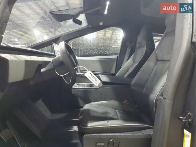 Сірий Тесла Cybertruck, об'ємом двигуна 0 л та пробігом 4 тис. км за 34900 $, фото 6 на Automoto.ua