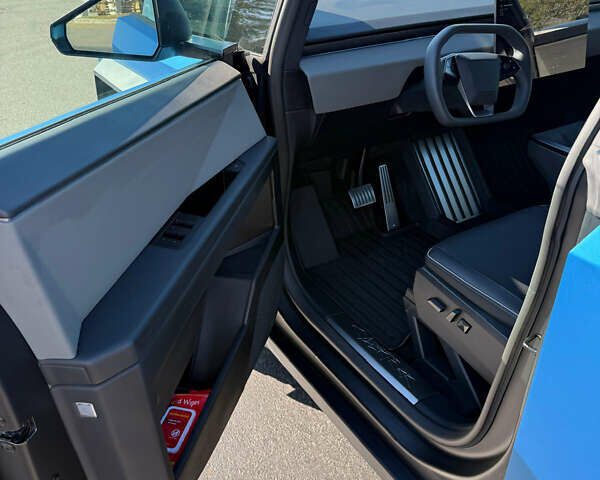 Тесла Cybertruck 2024 в Ровно на Automoto.ua Синий Тесла Cybertruck, объемом двигателя 0 л и пробегом 10 тыс. км за 119000 $, фото 14 на Automoto.ua