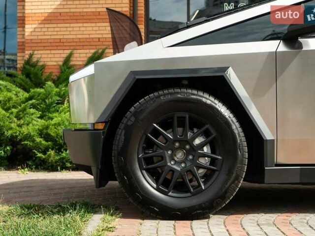 Зеленый Тесла Cybertruck, объемом двигателя 0 л и пробегом 1 тыс. км за 125000 $, фото 2 на Automoto.ua
