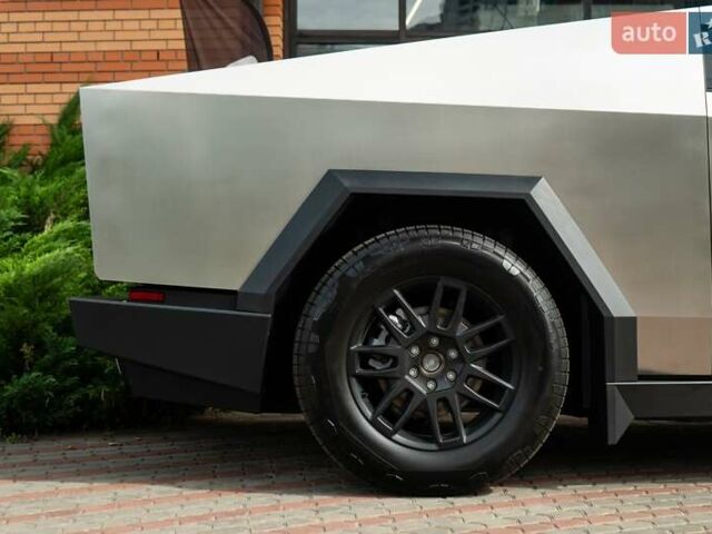 Зеленый Тесла Cybertruck, объемом двигателя 0 л и пробегом 1 тыс. км за 125000 $, фото 12 на Automoto.ua