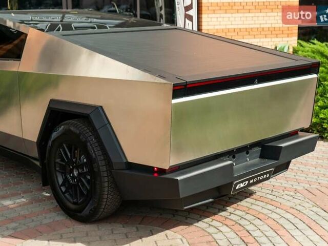 Зеленый Тесла Cybertruck, объемом двигателя 0 л и пробегом 1 тыс. км за 125000 $, фото 3 на Automoto.ua