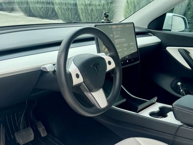 Белый Тесла Другая, объемом двигателя 0 л и пробегом 180 тыс. км за 22000 $, фото 7 на Automoto.ua