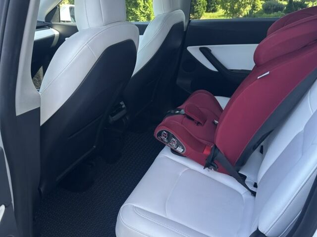 Тесла Другая 2022 в Черткове на Automoto.ua Белый Тесла Другая, объемом двигателя 0 л и пробегом 37 тыс. км за 28900 $, фото 7 на Automoto.ua